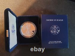 2004 w american silver eagle proof. Vient avec la facture originale.