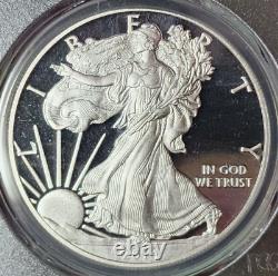 Lot de 3 pièces d'argent américaines de preuve 'Silver Eagle' de 2014, classées PCGS PR69DCAM avec un superbe effet de camée profond.